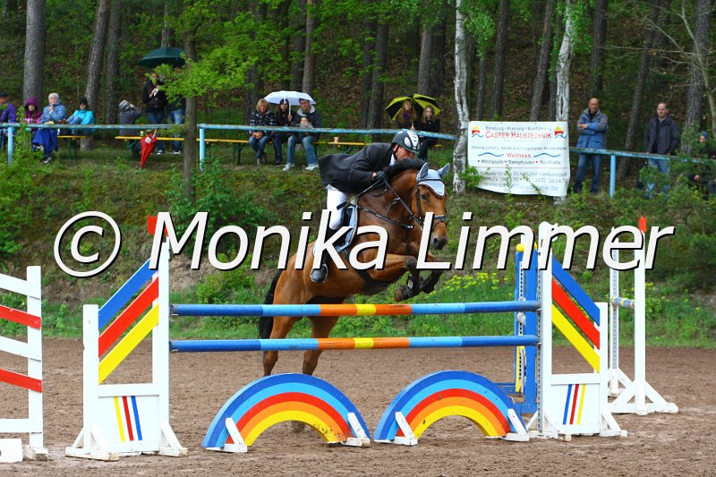 005L5327_Chanel_Spring M mit Stechen.JPG